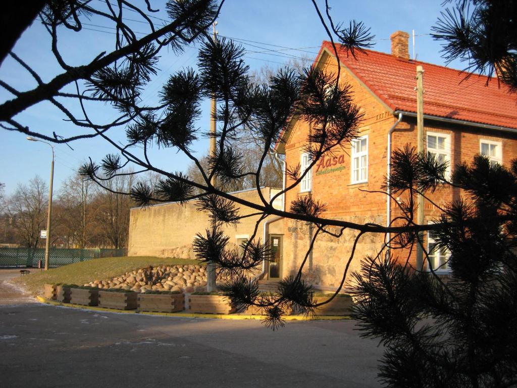 Aasa Kuelalistemaja Hotel Viljandi  Bagian luar foto